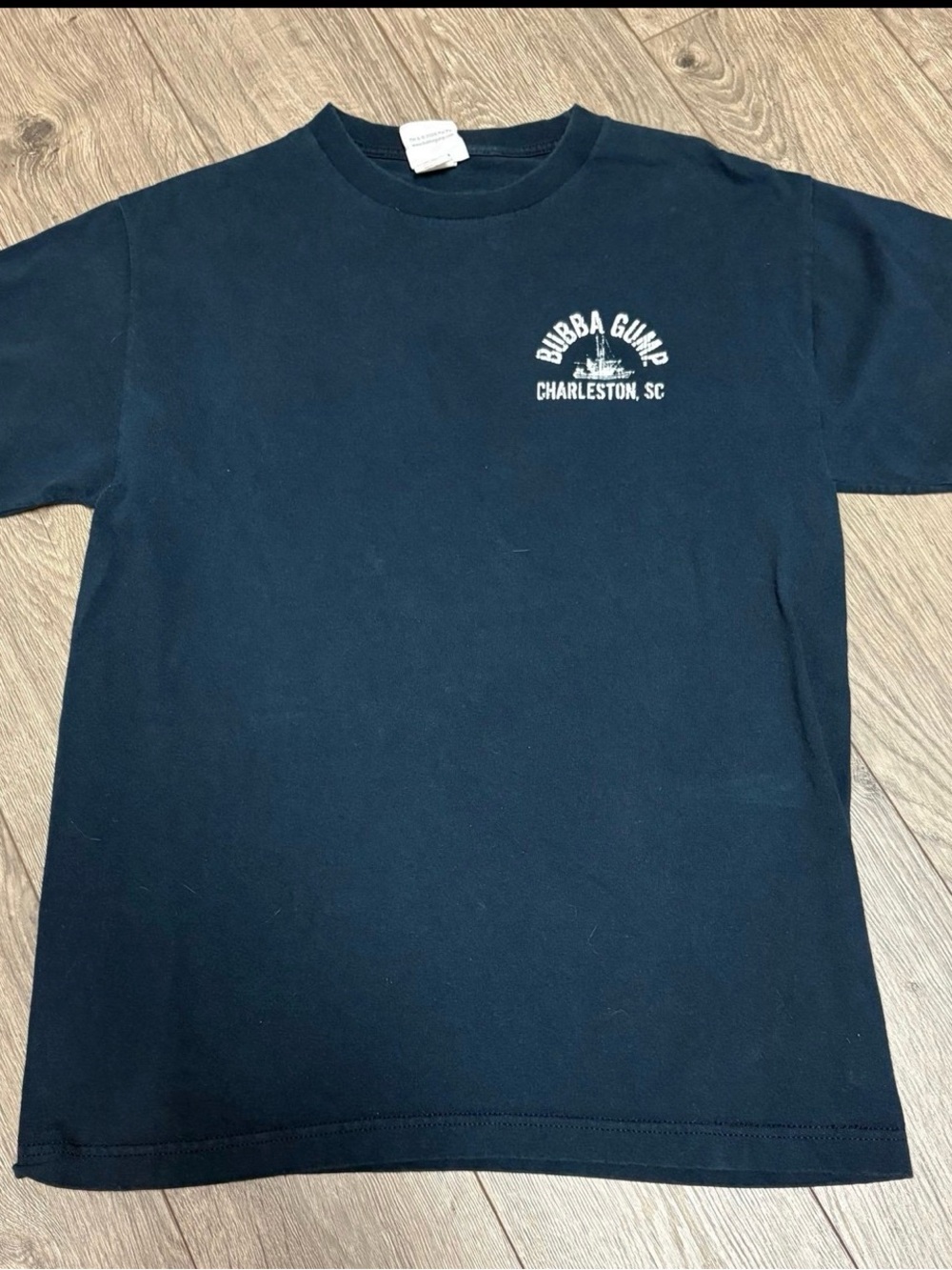 Source Unknown Bubba Gump Charleston SC Navy Short Sleeve Tee
